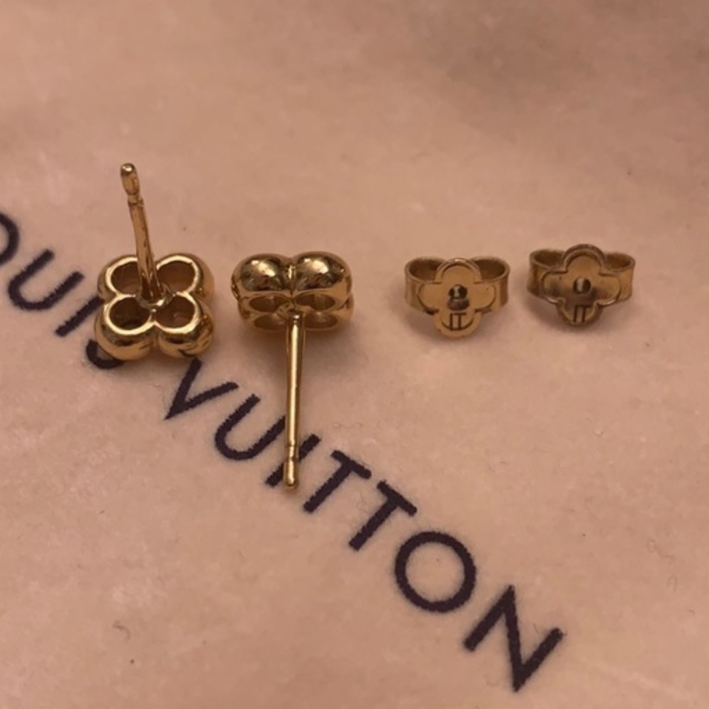 Louis v earrings